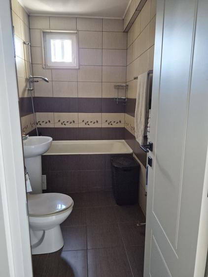 Apartament cu 2 camere decomandat în Cedonia