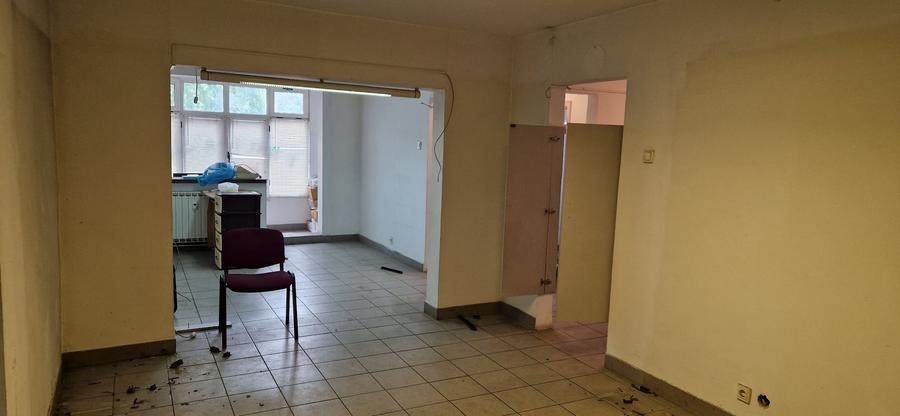 Apartament cu 3 camere în Drumul Taberei