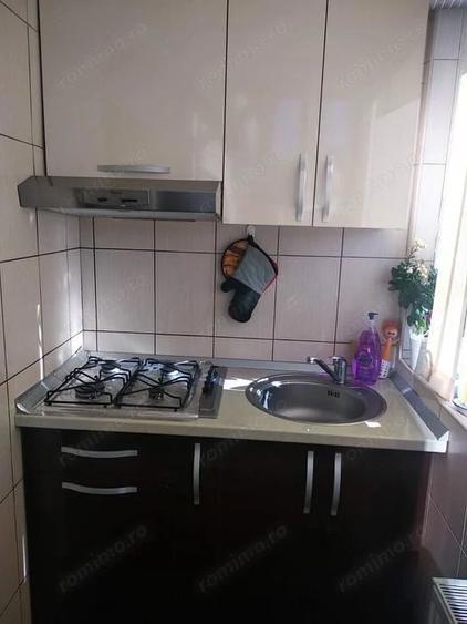 Garsonieră decomandată în UMT