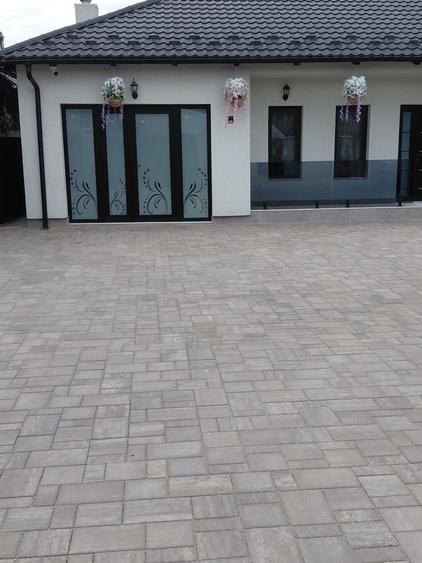 Casă cu 3 camere în Central