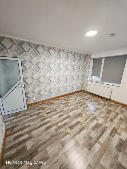 Birou, de 220 mp, în Vitan