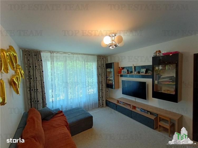 Apartament cu 4 camere decomandat în Ozana