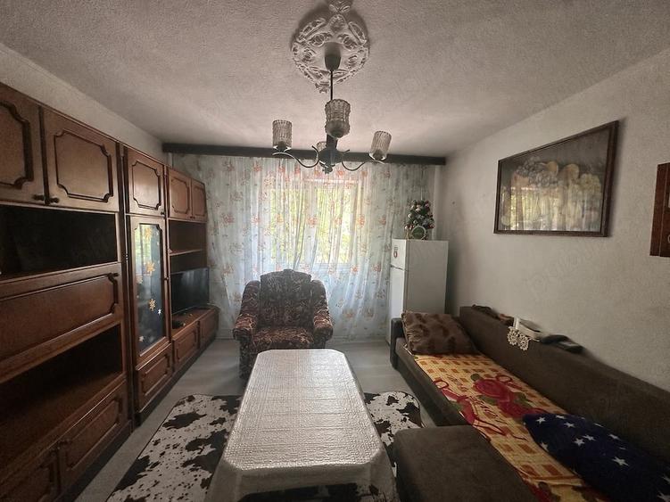 Apartament cu 2 camere semidecomandat în Berceni
