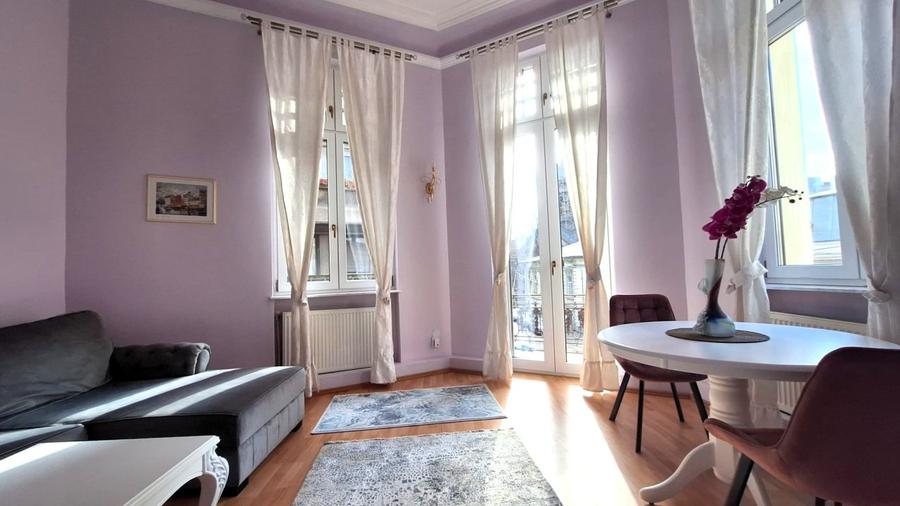 Apartament cu 2 camere semidecomandat, mobilat în Armeneasca