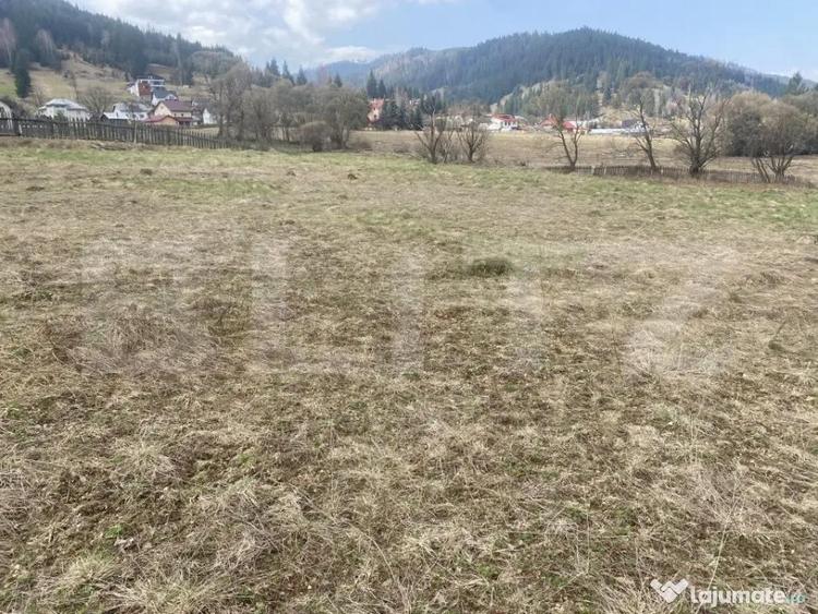 Teren de 4047 mp, în Central