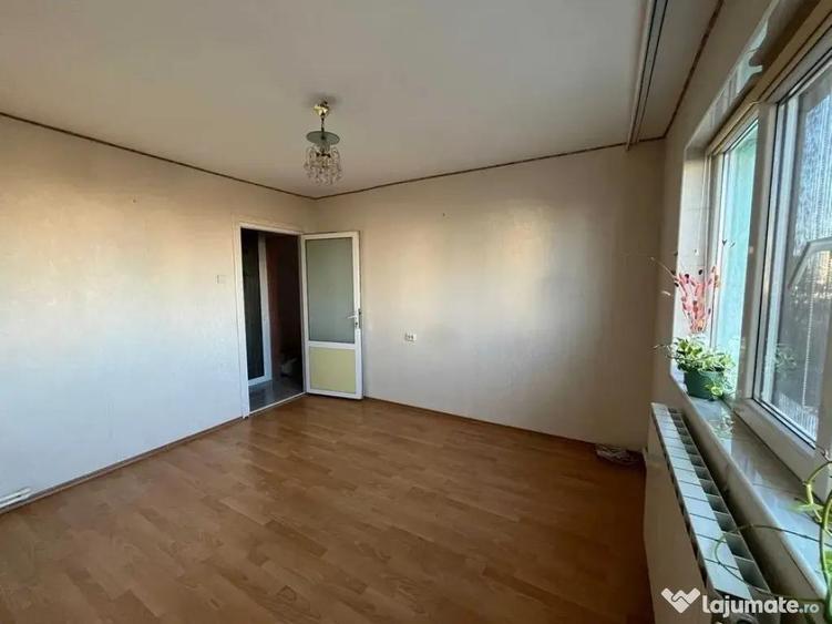 Apartament cu 3 camere decomandat în Tomis Nord