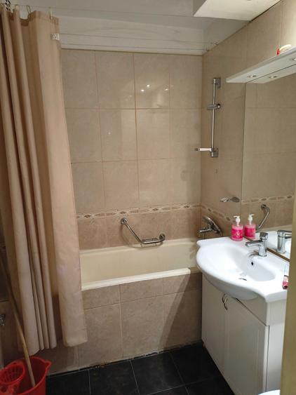 Apartament cu 3 camere decomandat în Săsar