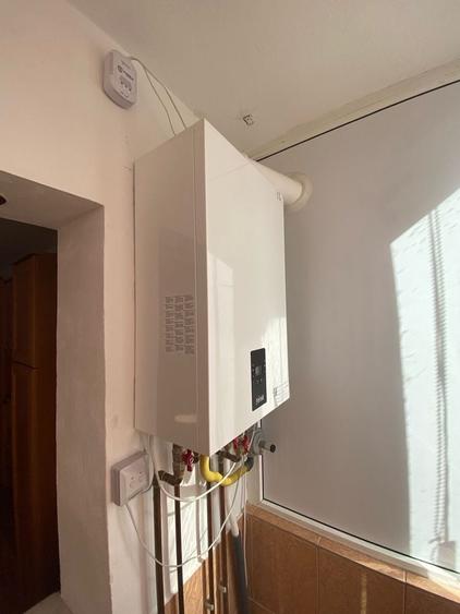 Apartament cu 2 camere semidecomandat în Craiovei