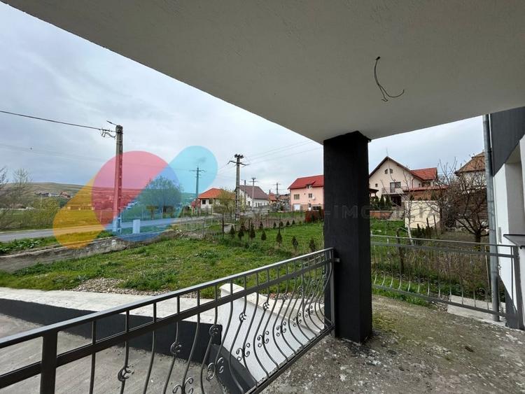 Duplex cu 4 camere cu Canalizare în Copăceni