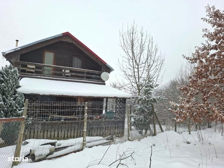 Casă cu 4 camere decomandat în Sibiel