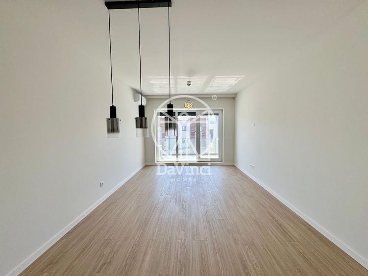 Apartament cu 3 camere decomandat în Exterior Vest
