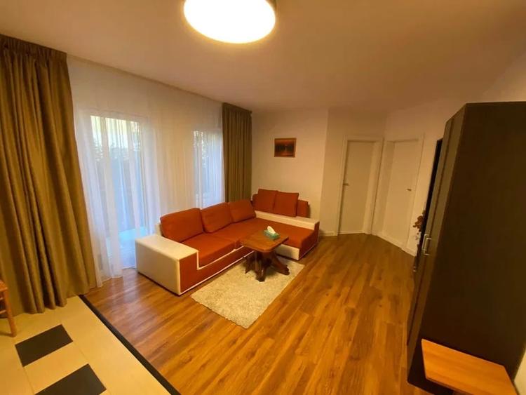 Apartament cu 3 camere semidecomandat, mobilat în Florești — fotografia 2