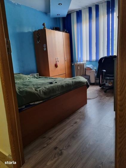 Apartament cu 3 camere decomandat în Rahova
