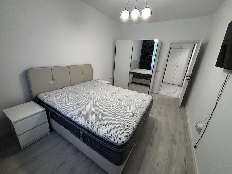 Apartament cu 2 camere decomandat în Roșu