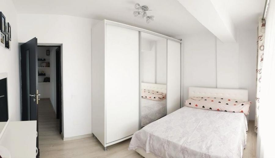 Apartament cu 3 camere semidecomandat în Valea Lupului