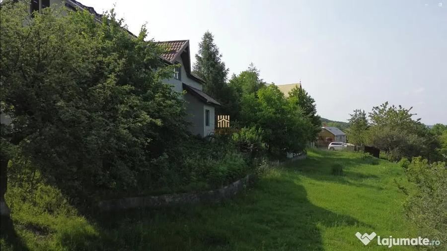 Teren de 4863 mp, în Adâncata