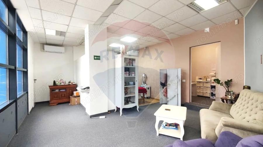 Spațiu comercial, de 165 mp, în Peninsula