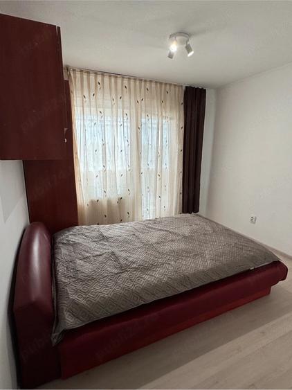 Apartament cu 3 camere decomandat în Rogerius