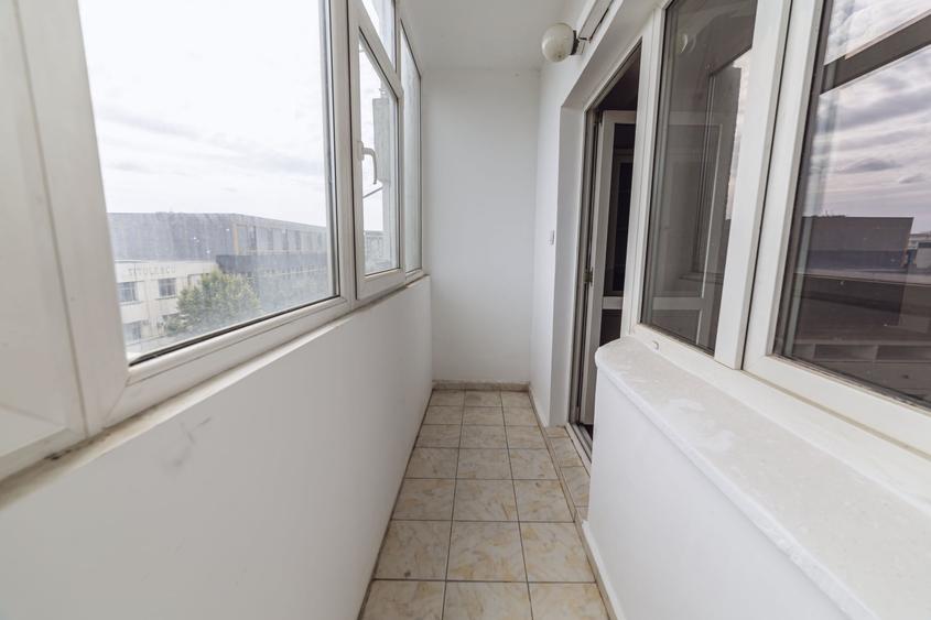 Apartament cu 3 camere decomandat, mobilat în Văcăresti
