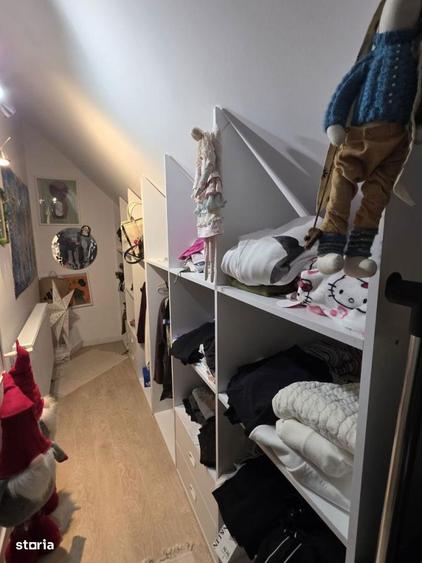 Apartament cu 4 camere în Sisești