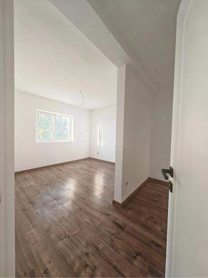 Casă cu 3 camere cu Teren 270 Mp în Parța