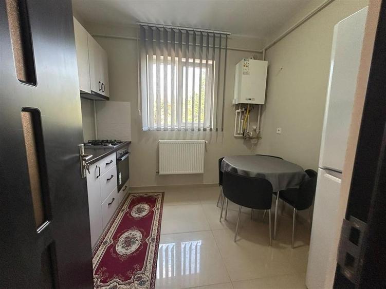 Apartament cu 2 camere decomandat, mobilat în Ipotești