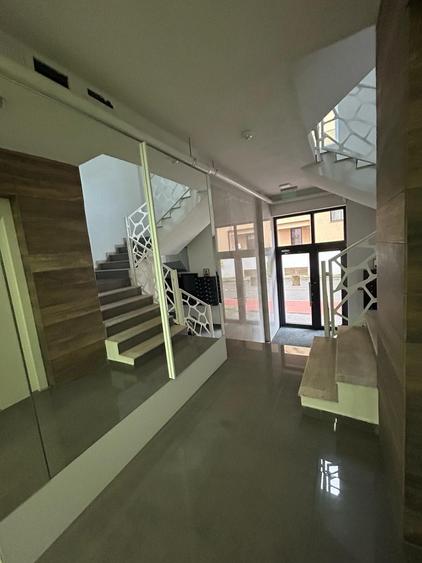 Apartament cu 3 camere semidecomandat în Albert