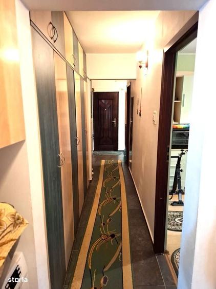 Apartament cu 3 camere decomandat în Central