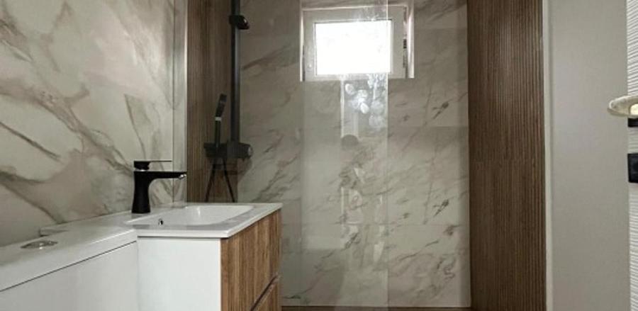 Apartament cu 2 camere decomandat, mobilat în Tomis Nord
