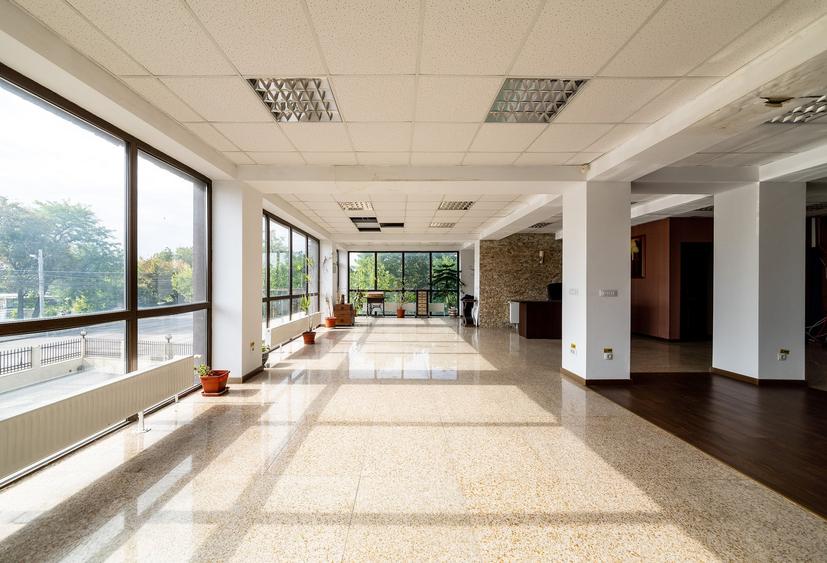 Spațiu comercial, de 760 mp, în Mogoșoaia