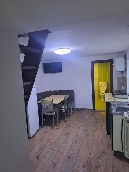 Casă cu 3 camere în Bucur Obor