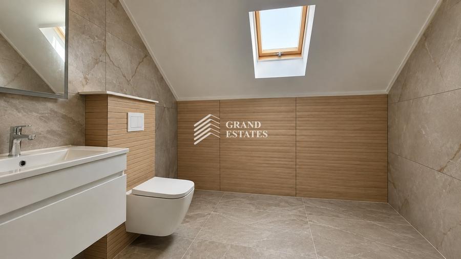 Duplex cu 4 camere cu Canalizare în Otopeni