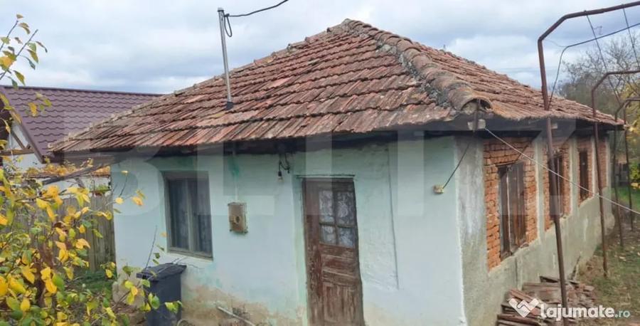 Casă cu 3 camere cu Teren 1300 Mp în Bărbătești