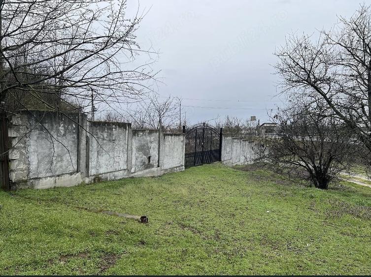 Teren de 2000 mp, în Arcești