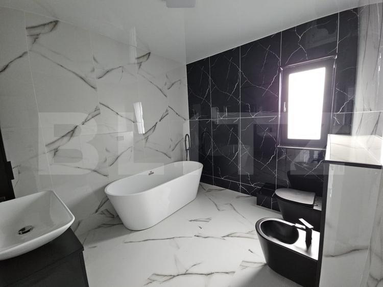 Duplex cu 4 camere cu Canalizare în Rediu