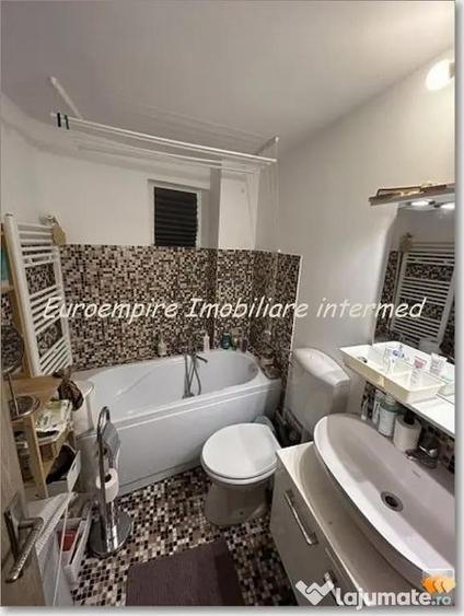 Apartament cu 2 camere decomandat în Casa de Cultură