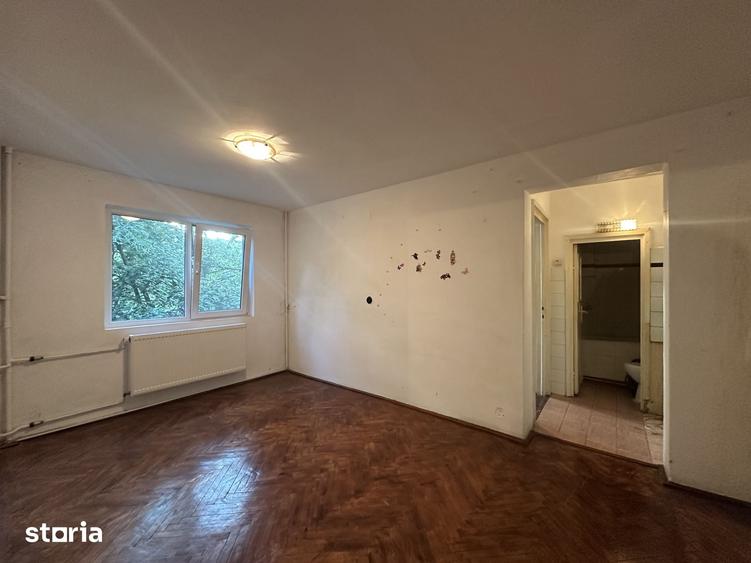 Garsonieră semidecomandată în Vest
