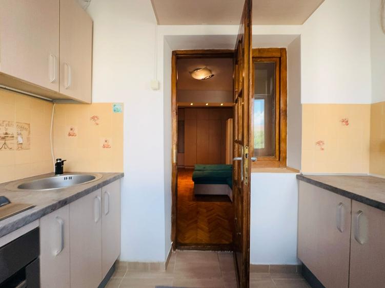 Apartament cu 2 camere decomandat în Soarelui