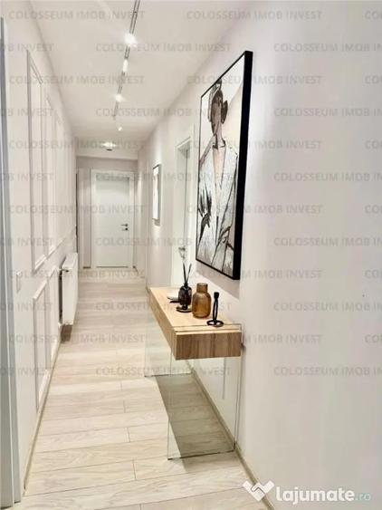 Apartament cu 3 camere decomandat în Tractorul