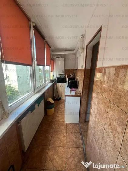 Apartament cu 3 camere decomandat în Bartolomeu