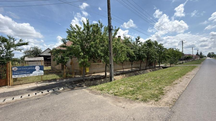 Casă individuală cu 4 camere cu Canalizare în Nord-Vest