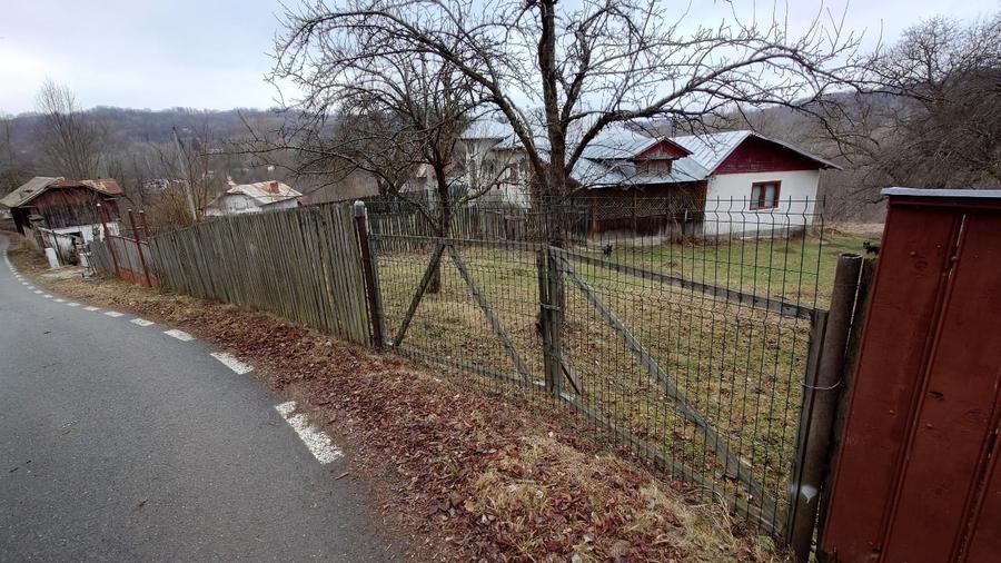 Teren Construcții intravilan de 1782 mp, în Măgura (Bezdead)