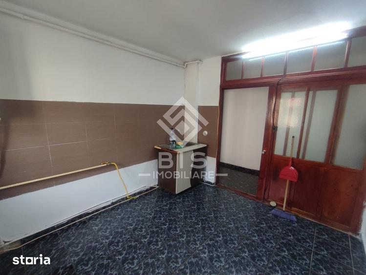 Apartament cu 3 camere semidecomandat în Central
