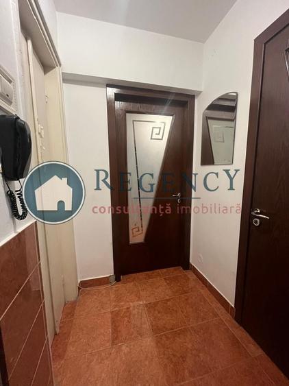 Apartament cu 2 camere semidecomandat, mobilat în Eroii Revoluției