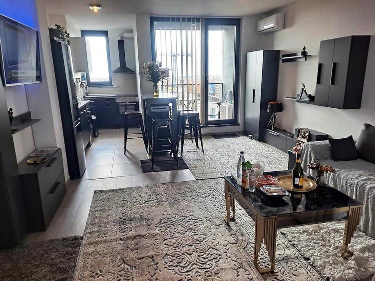 Apartament cu 2 camere semidecomandat în Central