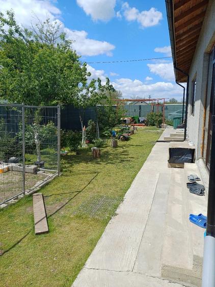 Casă cu 3 camere cu Teren 500 Mp în Postăvari