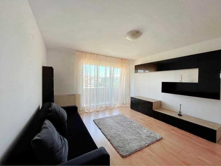 Apartament cu 2 camere decomandat în Poieni