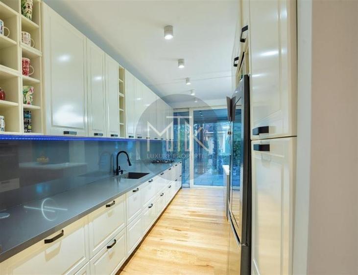Duplex cu 10 camere cu Piscina în Pipera