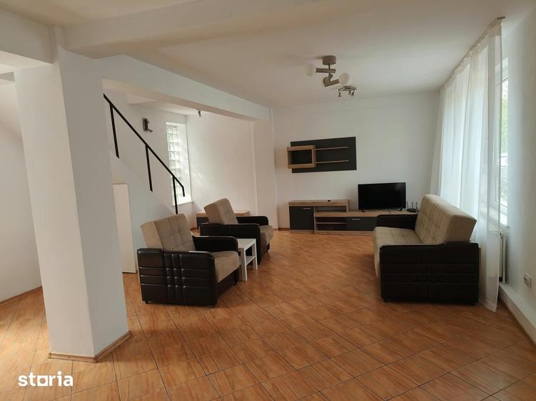 Casă cu 4 camere cu Teren 220 Mp în Calea București