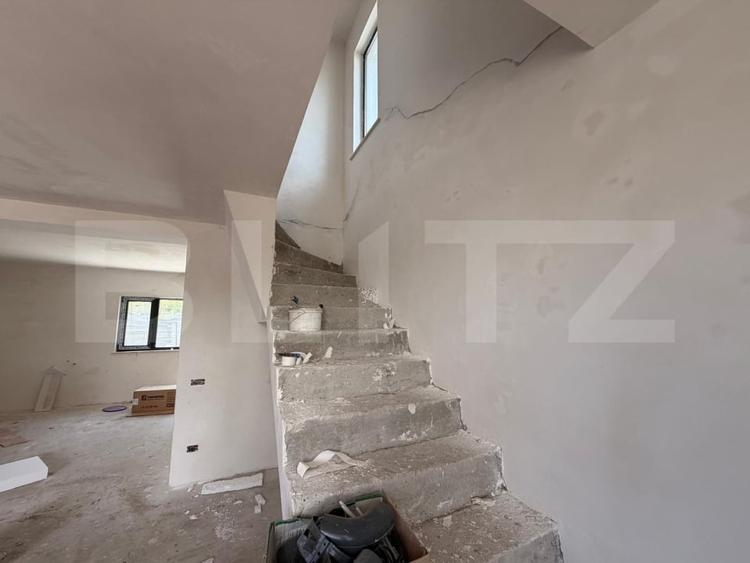 Triplex nou, 107.40 mp, teren 306 mp, zona Calea Severinului - Ambasador - 13